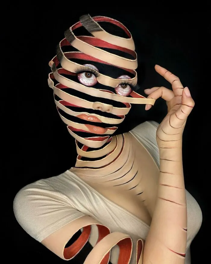 Extraordinary Makeup: 30 Optical Illusion Looks By This Artist (New Pics)