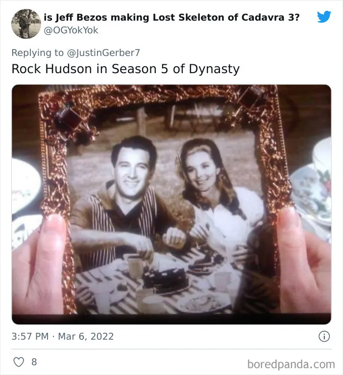 30 Ridiculous Photoshop Photo Fails In Movies, As Shared On A Viral Twitter Thread
