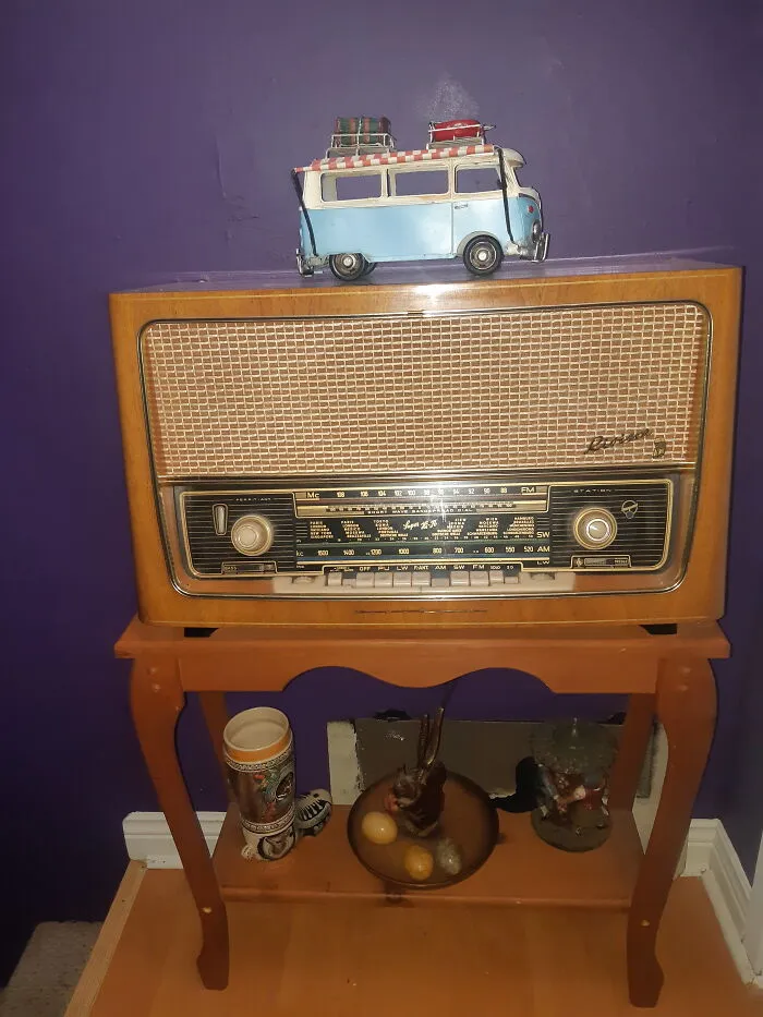 Radio Riveria de caoba. Alrededor de 1920. Todavía funciona muy bien, hermoso sonido