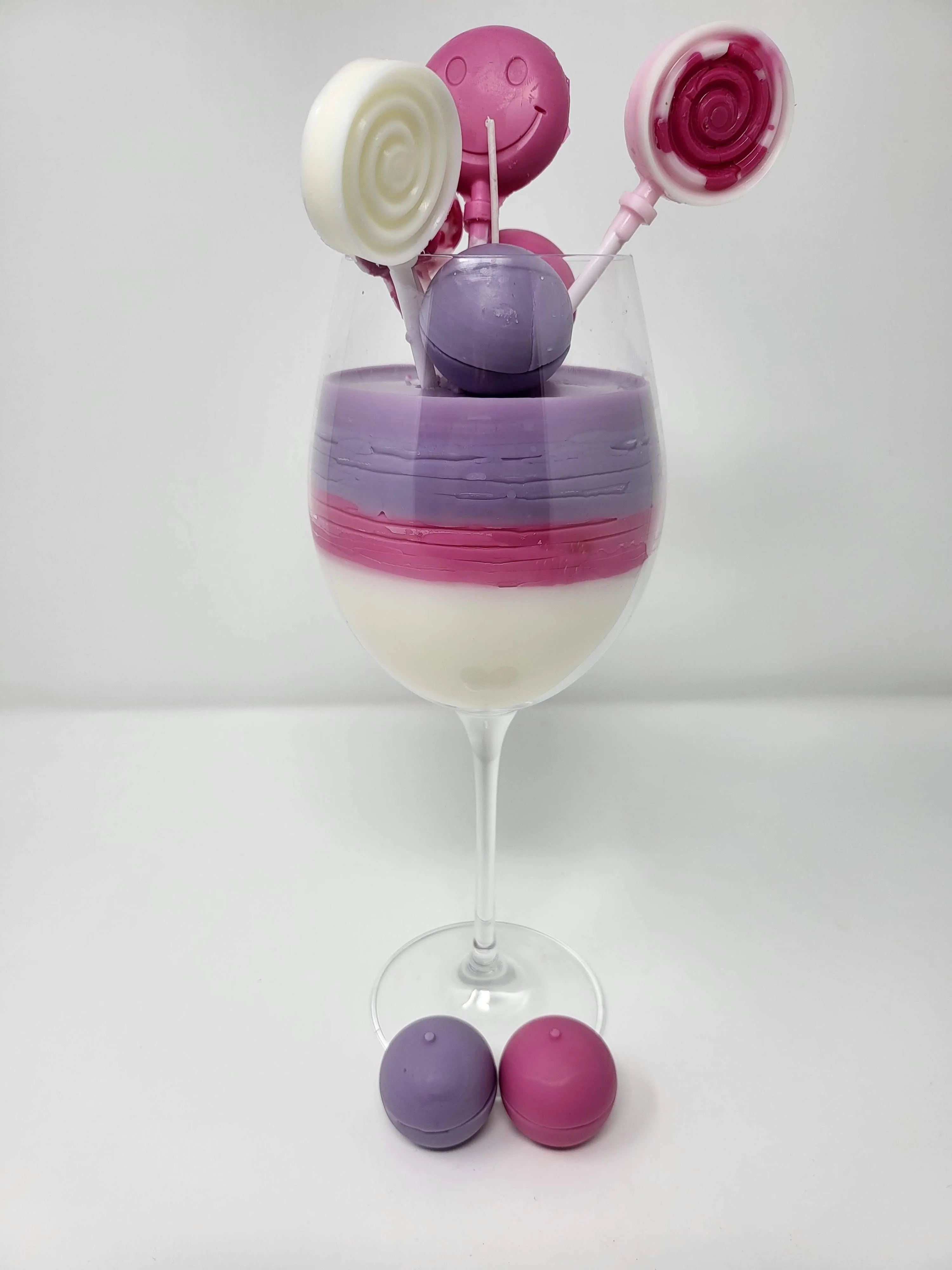 I Was Bored, So I Made A "Candle Candy Pop" In A Glass In An Hour.