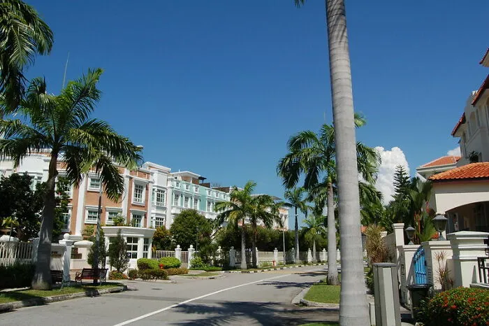 Having A Neighbourhood Of People You Don't Know Is Better