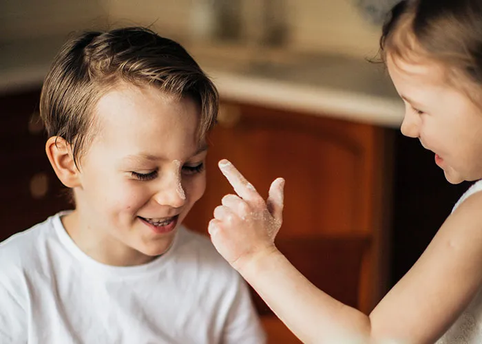 20 Cosas muy acertadas que quienes "no tienen hermanos nunca entenderán"