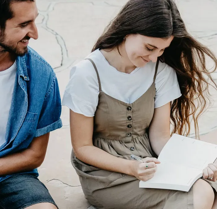"¿Qué es algo que tu pareja no sabe?": 25 personas respondieron