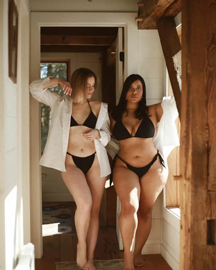 “Estilo, no talla”: Estas dos amigas muestran cómo se ve el mismo atuendo en diferentes tipos de cuerpos (30 imágenes nuevas)