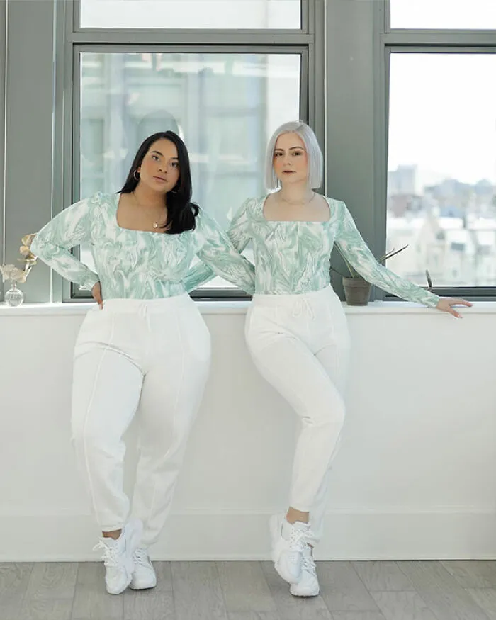 “Estilo, no talla”: Estas dos amigas muestran cómo se ve el mismo atuendo en diferentes tipos de cuerpos (30 imágenes nuevas)