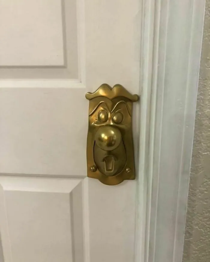 "Pomo de la puerta de El País de las Maravillas" para mi nueva oficina, adquirido recientemente a un fabricante de accesorios"