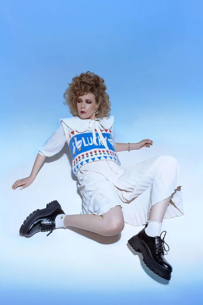 "Alice Nowadays": We Did A Themed Alice In Wonderland Photoshoot (26 Pics)