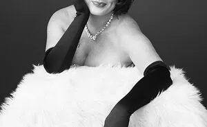 I Take Vintage Hollywood Style Portraits, And Here Are The Best 20 Pics