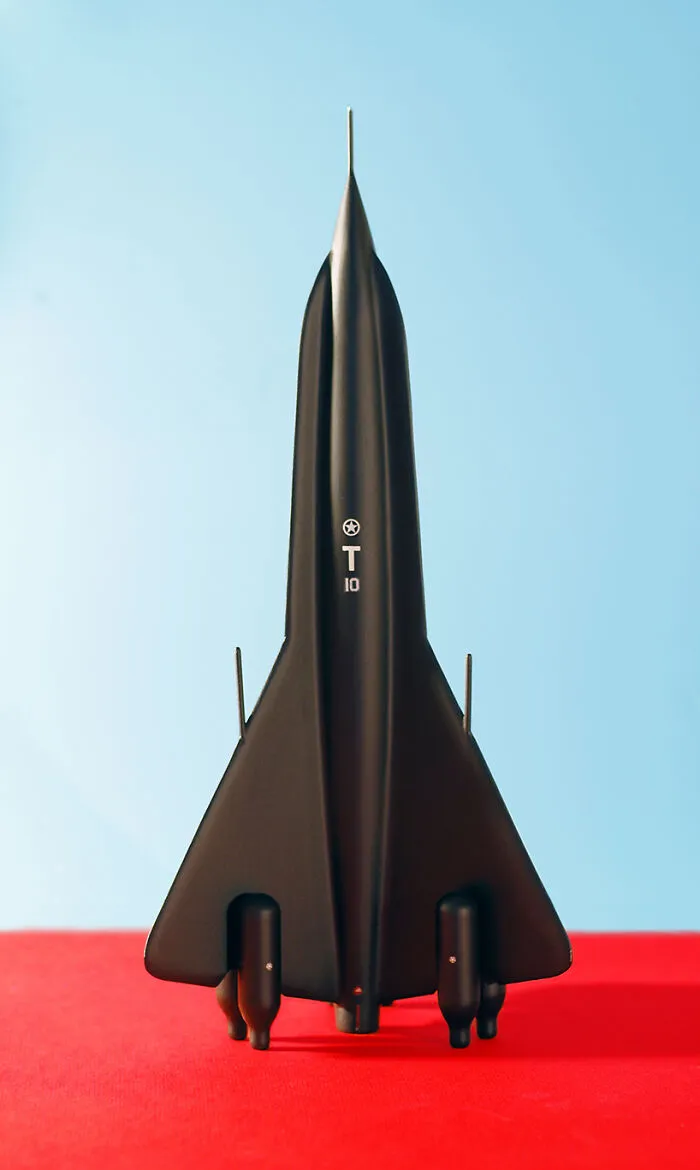 I Created A Series Of Fantasy Model Rockets Made From Waste Found In The Empty Streets (13 Pics)