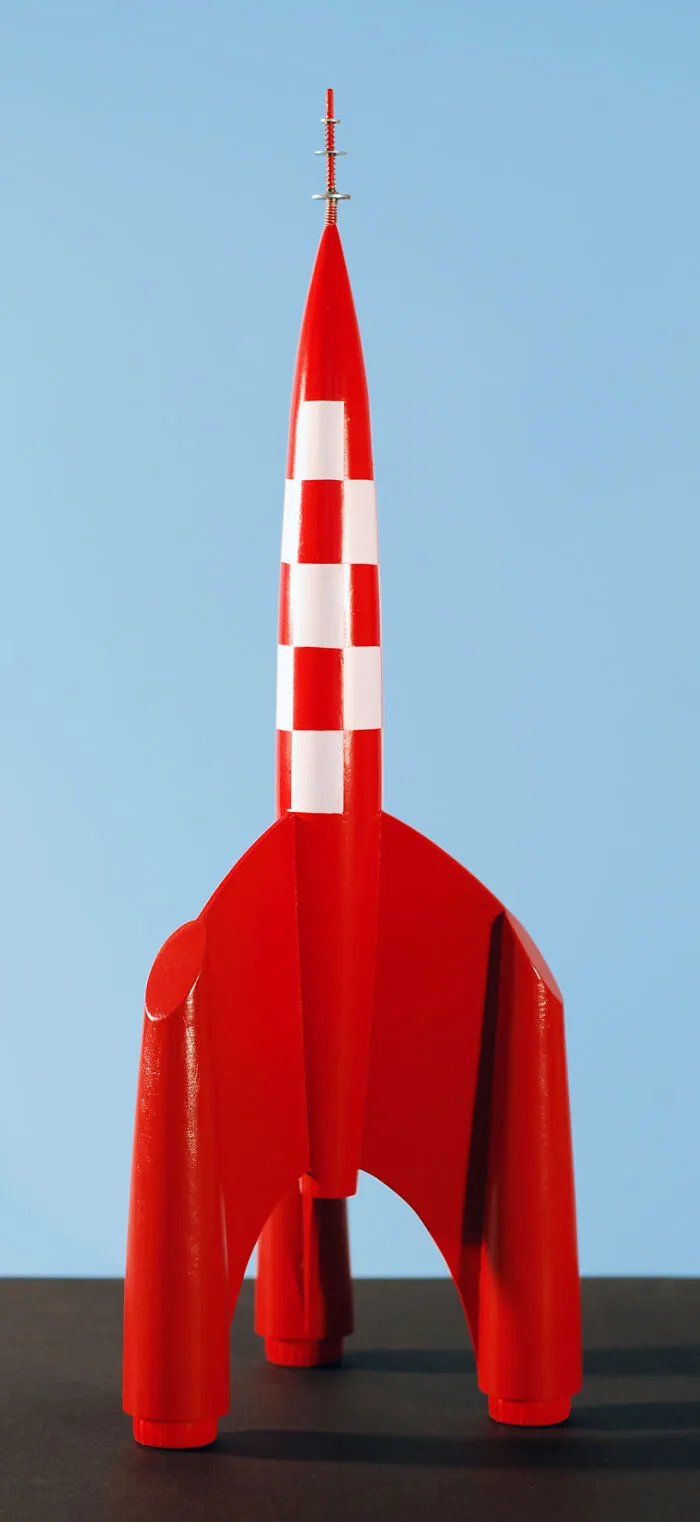 I Created A Series Of Fantasy Model Rockets Made From Waste Found In The Empty Streets (13 Pics)