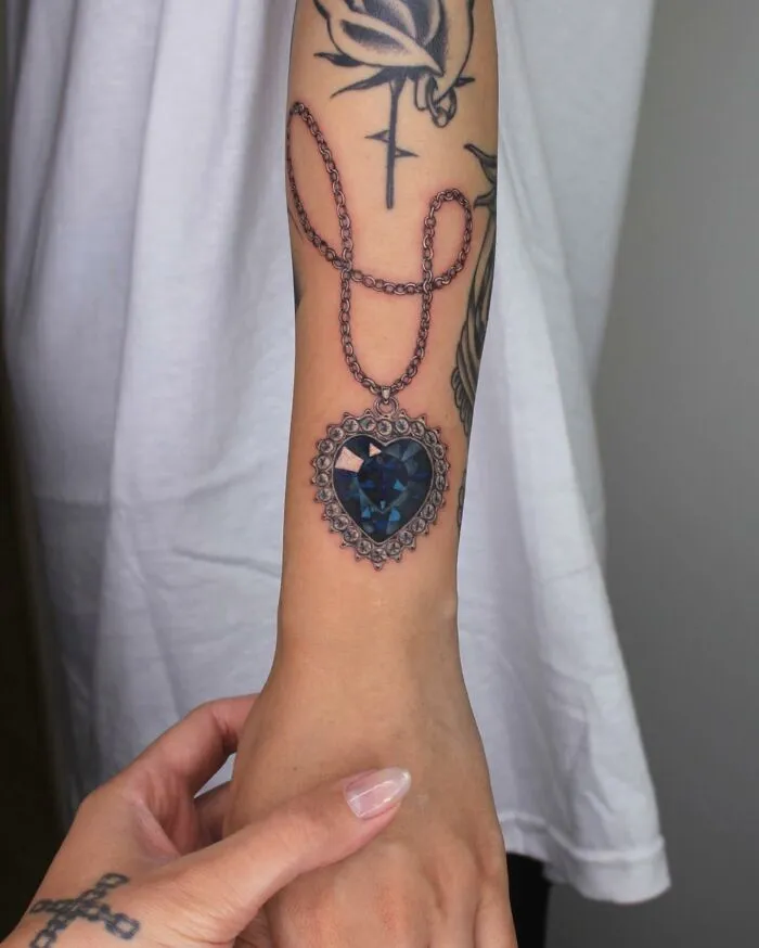 People Go To This Artist For "Permanent Jewelry" Tattoos (40 Pics)