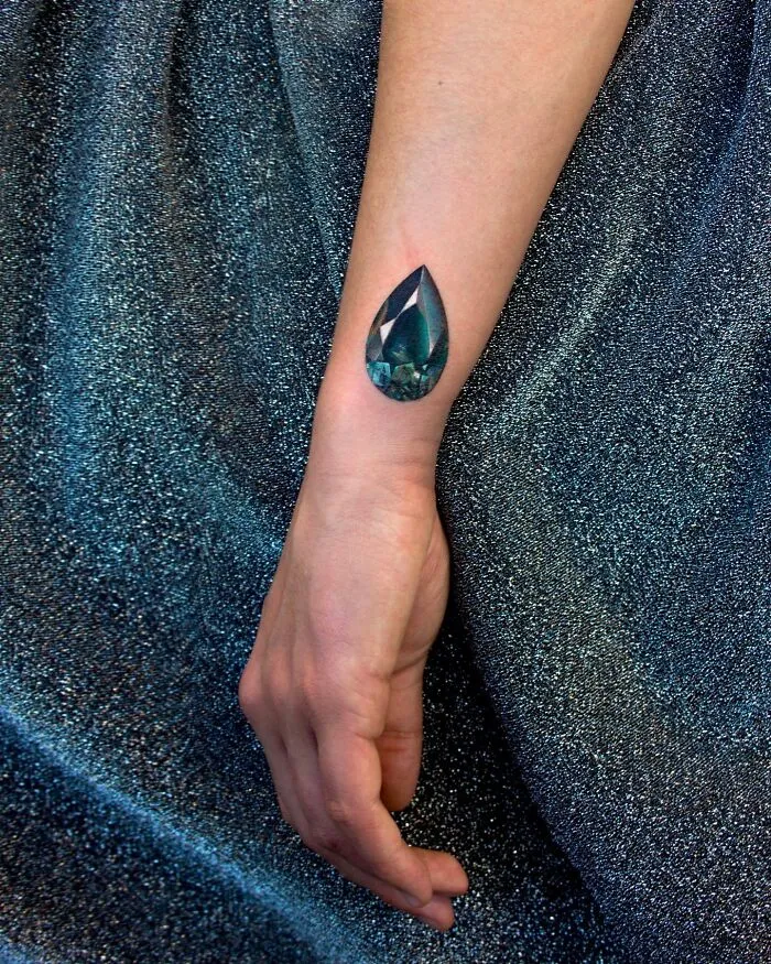 People Go To This Artist For "Permanent Jewelry" Tattoos (40 Pics)