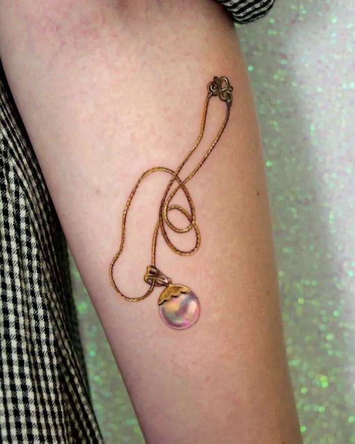 People Go To This Artist For "Permanent Jewelry" Tattoos (40 Pics)