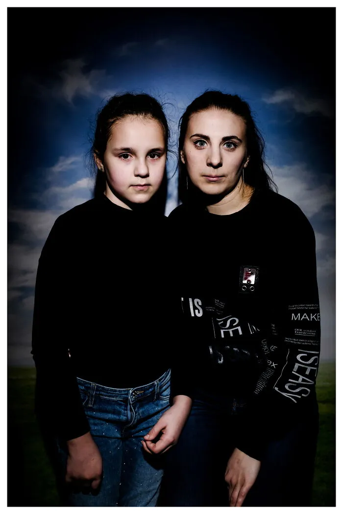 Daria, 10 años, e Iryna, 23 años, de Berdichev