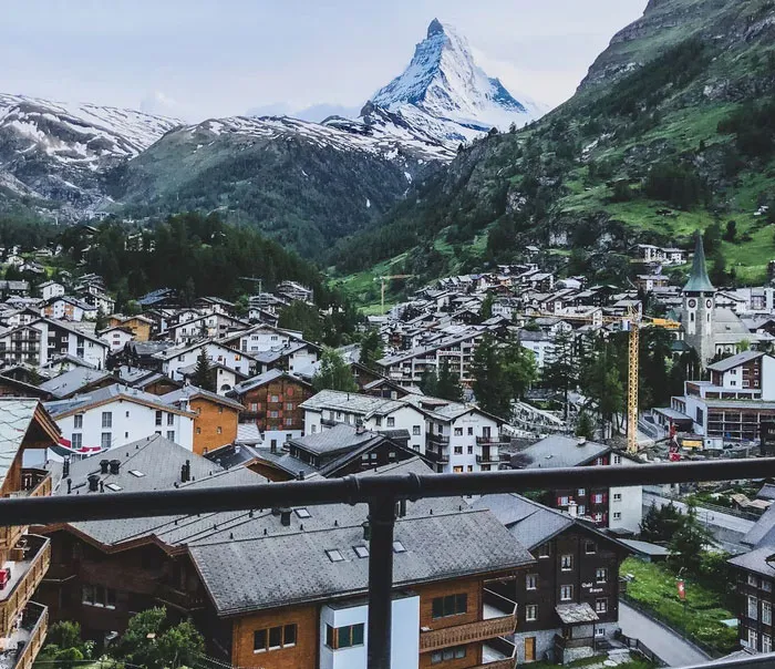 Americans Who Traveled To Europe Share 40 Culture Shocks That They Experienced
