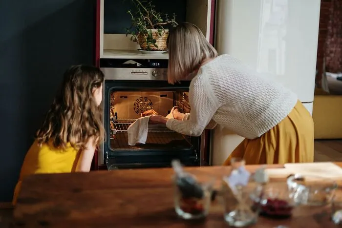 30 Bad Cooking Habits That Get On Everyone’s Nerves