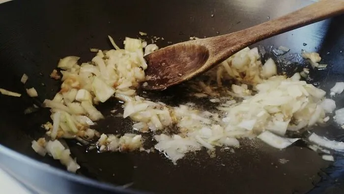 30 Bad Cooking Habits That Get On Everyone’s Nerves
