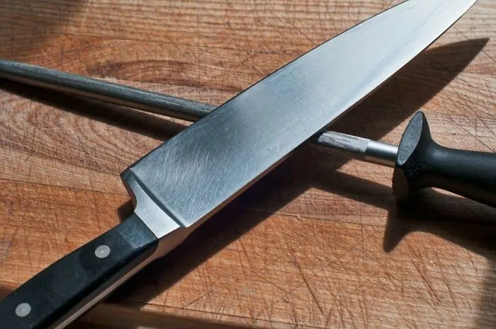 30 Bad Cooking Habits That Get On Everyone’s Nerves