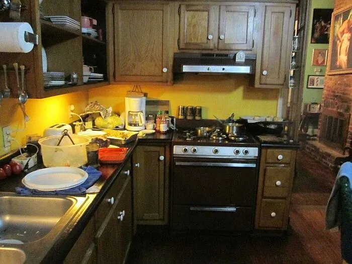 30 Bad Cooking Habits That Get On Everyone’s Nerves