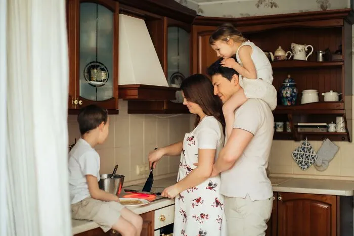 20 Personas comparten las cosas erróneas que sus padres les enseñaron