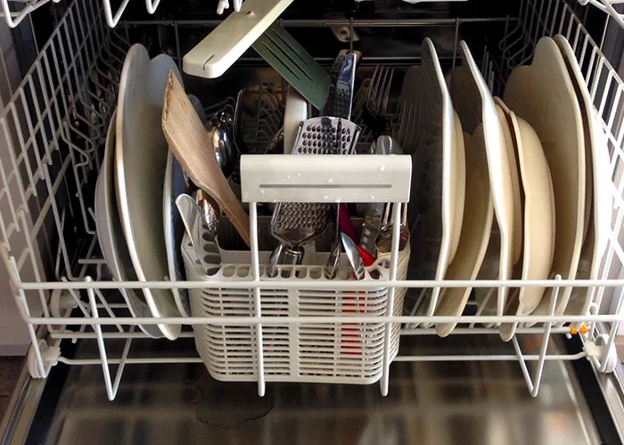 30 People Reveal What Things They Do In Their Kitchen That They Keep A Secret
