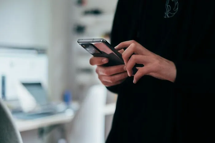 35 Helpful Tips For Spotting Illegal Activity, As Shared By People Who Fight Against Human Trafficking