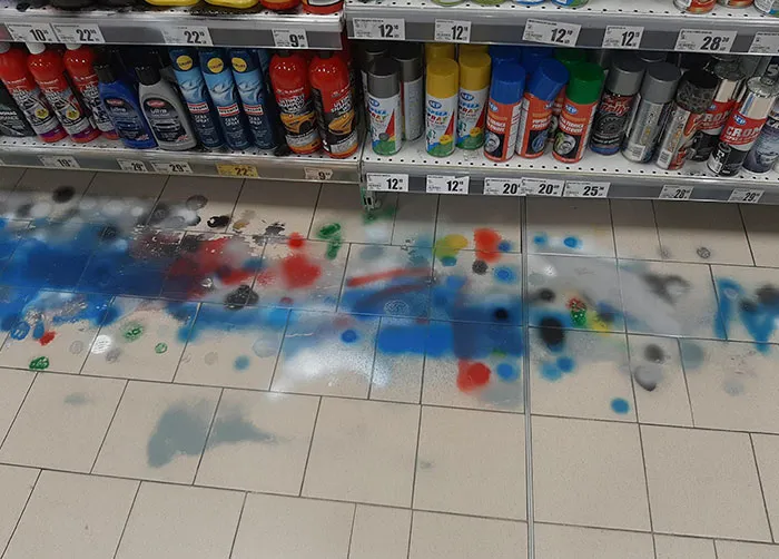 No me hagan empezar con respecto a las personas que prueban el spray de esta manera