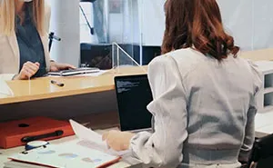 Woman Quits Her Job After Being Constantly Reminded She Can Be Fired Any Moment, Leaves Boss In "Fumes"