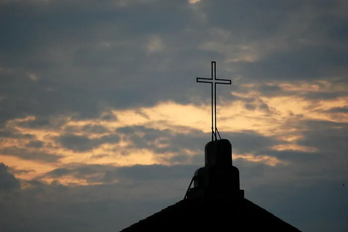 20 Cosas que hicieron a la gente dudar de su religión, compartidas en este grupo online