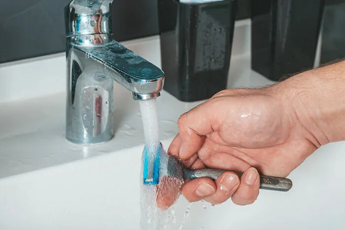 30 Incredibly Rude Or Weird Guests Who Made People Regret Ever Inviting Them To Their Homes