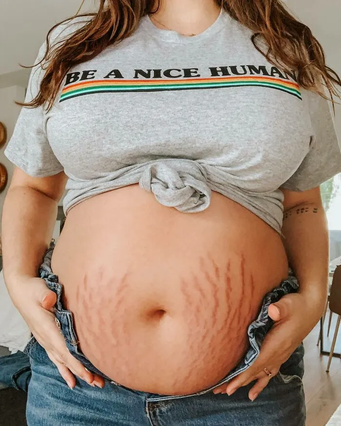 Así se ve un embarazo de 30 semanas. La barriga se estiró y se estirará más. Agacharme para recoger cosas ya no es una opción
