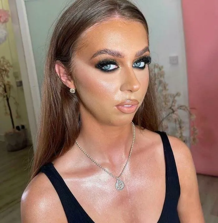 Esto es de una maquilladora de Instagram. No tengo mucho conocimiento pero ¿qué piensan?