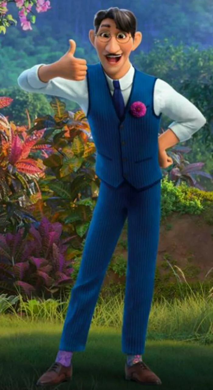 In Encanto (2021), Agustín's Outfit Has A Flower For Isabela, A Sock With Luisa’s Symbols, And Another Sock In The Style Of Mirabel’s Embroidery. They Are His 3 Daughters