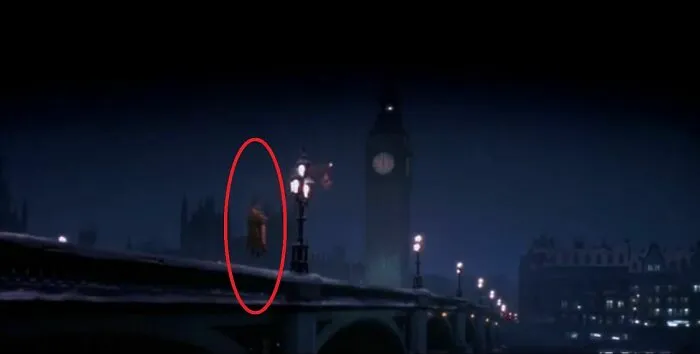 In Hook (1991), The Flying Couple On The Bridge Is Actually George Lucas And Carrie Fisher. Carrie Even Worked On The Movie's Script