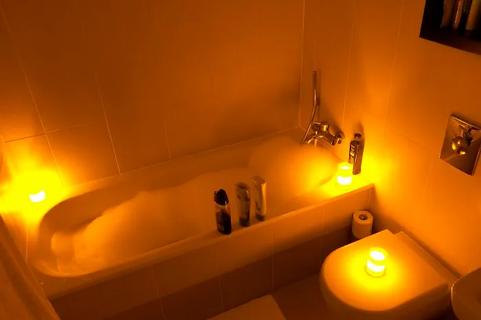 30 Incredibly Rude Or Weird Guests Who Made People Regret Ever Inviting Them To Their Homes