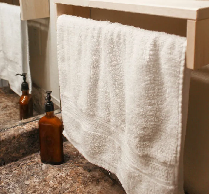 30 Incredibly Rude Or Weird Guests Who Made People Regret Ever Inviting Them To Their Homes