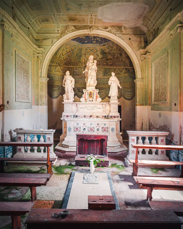 My Photos Show The Decline Of The Church In Italy, And Here Are 40 Of The Best Ones