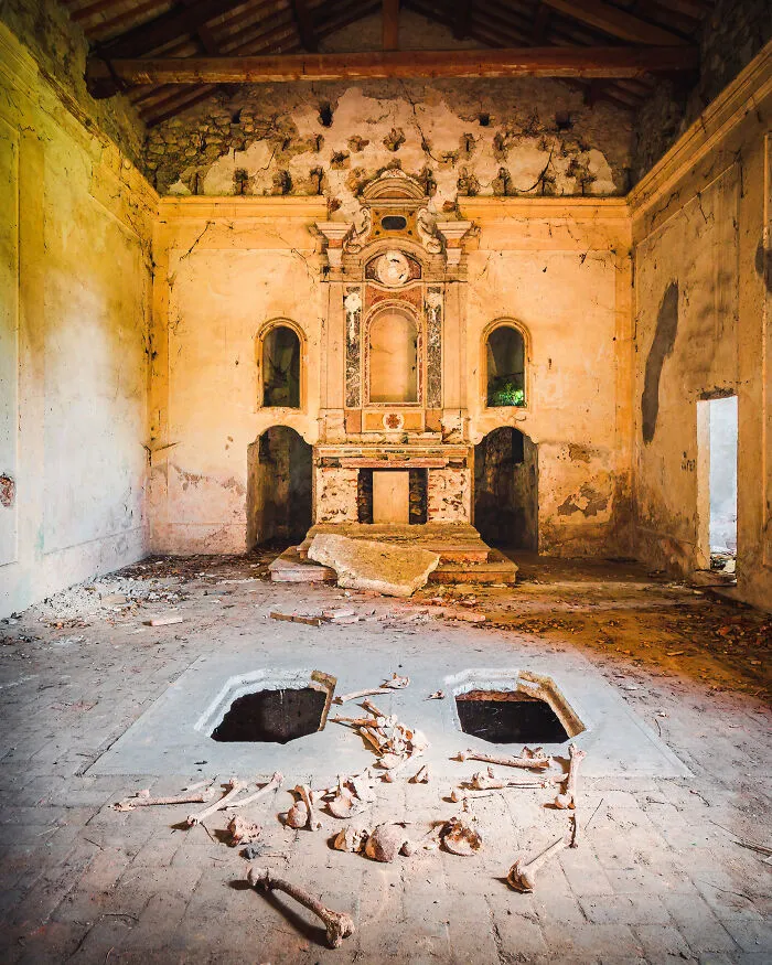 My Photos Show The Decline Of The Church In Italy, And Here Are 40 Of The Best Ones
