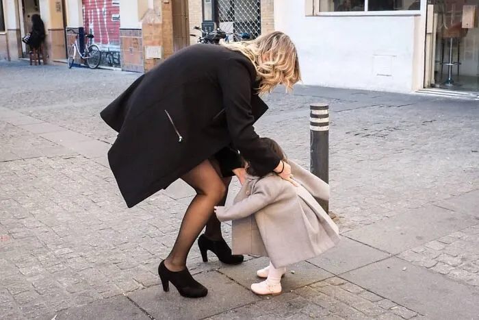 30 Extraordinary Pictures Taken By Jeffrey De Keyser Embracing "The Absurd Human Condition"