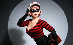 I Am A Pinup Photographer And I Love Empowering Women By Showing Them Their Real Beauty (17 Pics)
