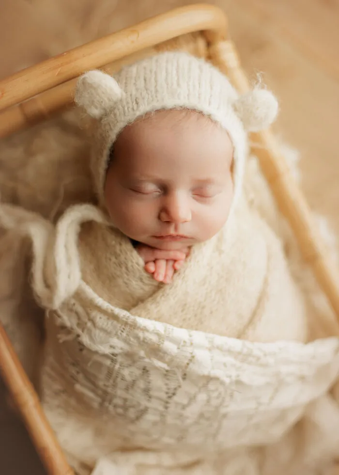 I Love Taking Photos Of Newborn Babies And Their Dogs (10 Pics)