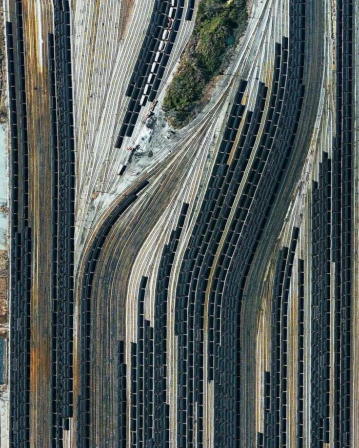 Vagones de tren llenos de carbón en el muelle 6 de Lambert's Point en Norfolk, Virginia