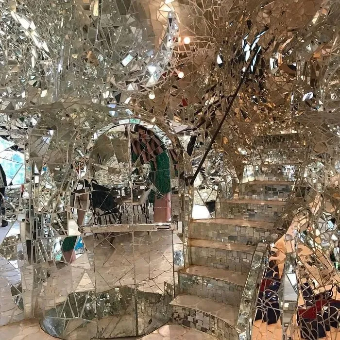 Esta cuenta de Instagram recopila artículos de decoración que captan la esencia del mal gusto (35 fotos)