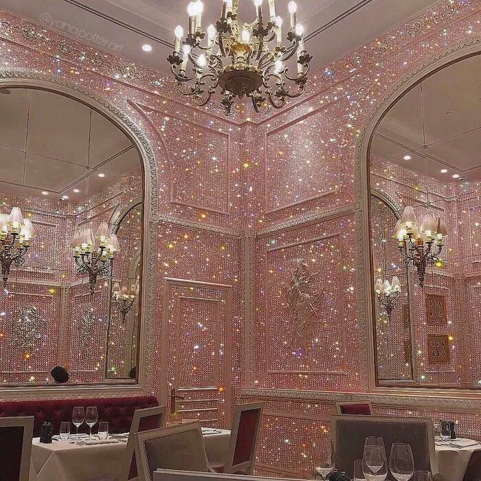 Esta cuenta de Instagram recopila artículos de decoración que captan la esencia del mal gusto (35 fotos)
