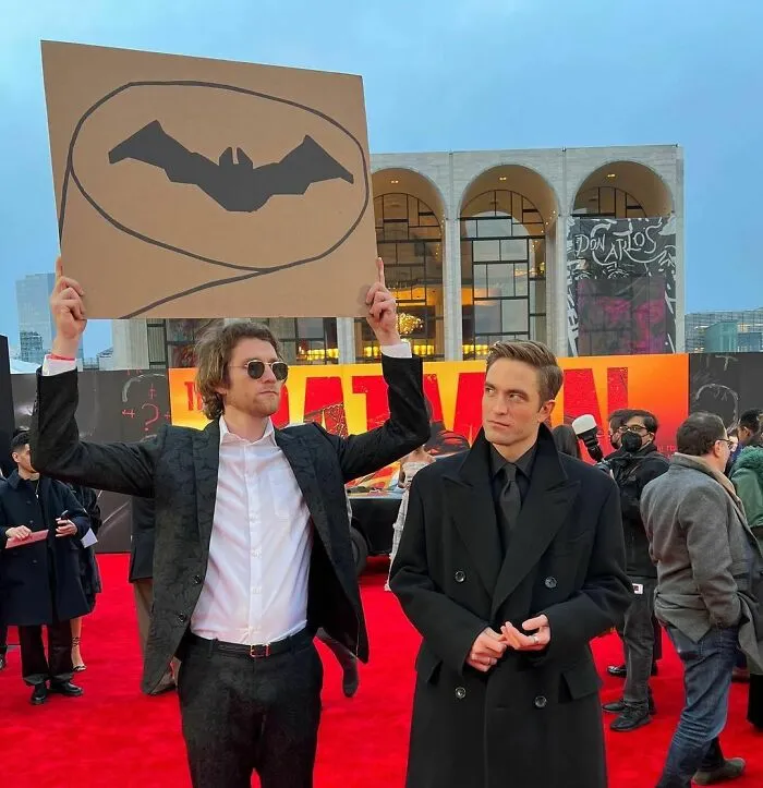 40 Times “Dude With Sign” Did Everyone A Public Service And Protested Everyday Annoying Things (New Pics)