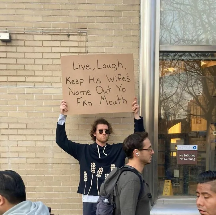 40 Times “Dude With Sign” Did Everyone A Public Service And Protested Everyday Annoying Things (New Pics)