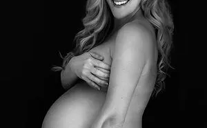 I Take Photos Of Pregnant Women To Show How Strong They Are
