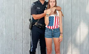 This Photographer Asked Complete Strangers To Pose Together While Touching (30 Pics)