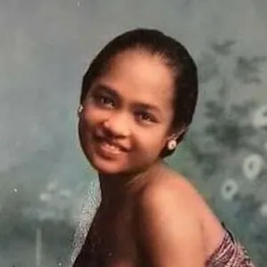 Retno Dumilah Prolansia Layangan