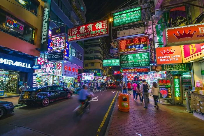 20 Sorprendentes errores que cometen los turistas al viajar por el mundo, señalados por los lugareños